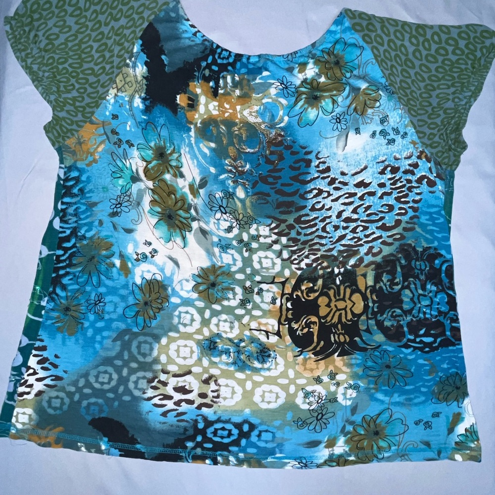 Bila Green and Blue Asymmetrical Cap‎ Sleeve Blouse - Picture 6 of 8